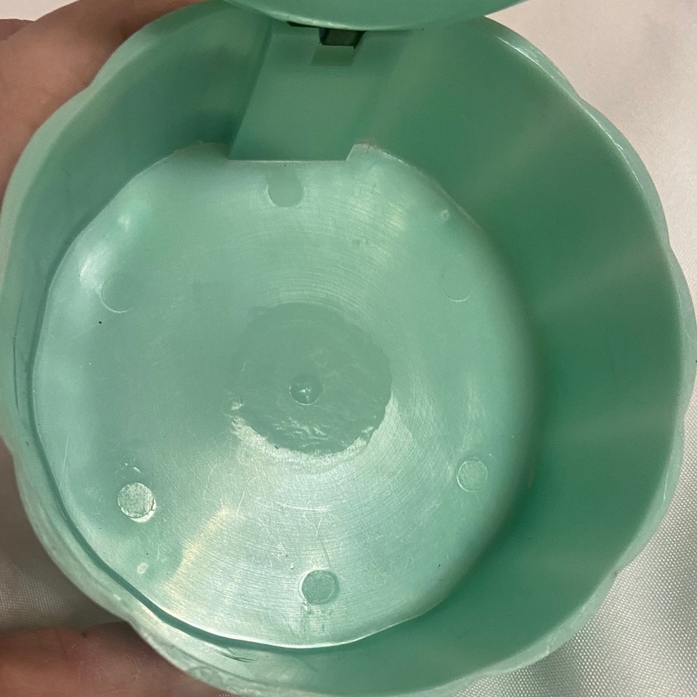 Vintage Mint Green Menda Co. Powerder/ Puff container - Picture 10 of 12